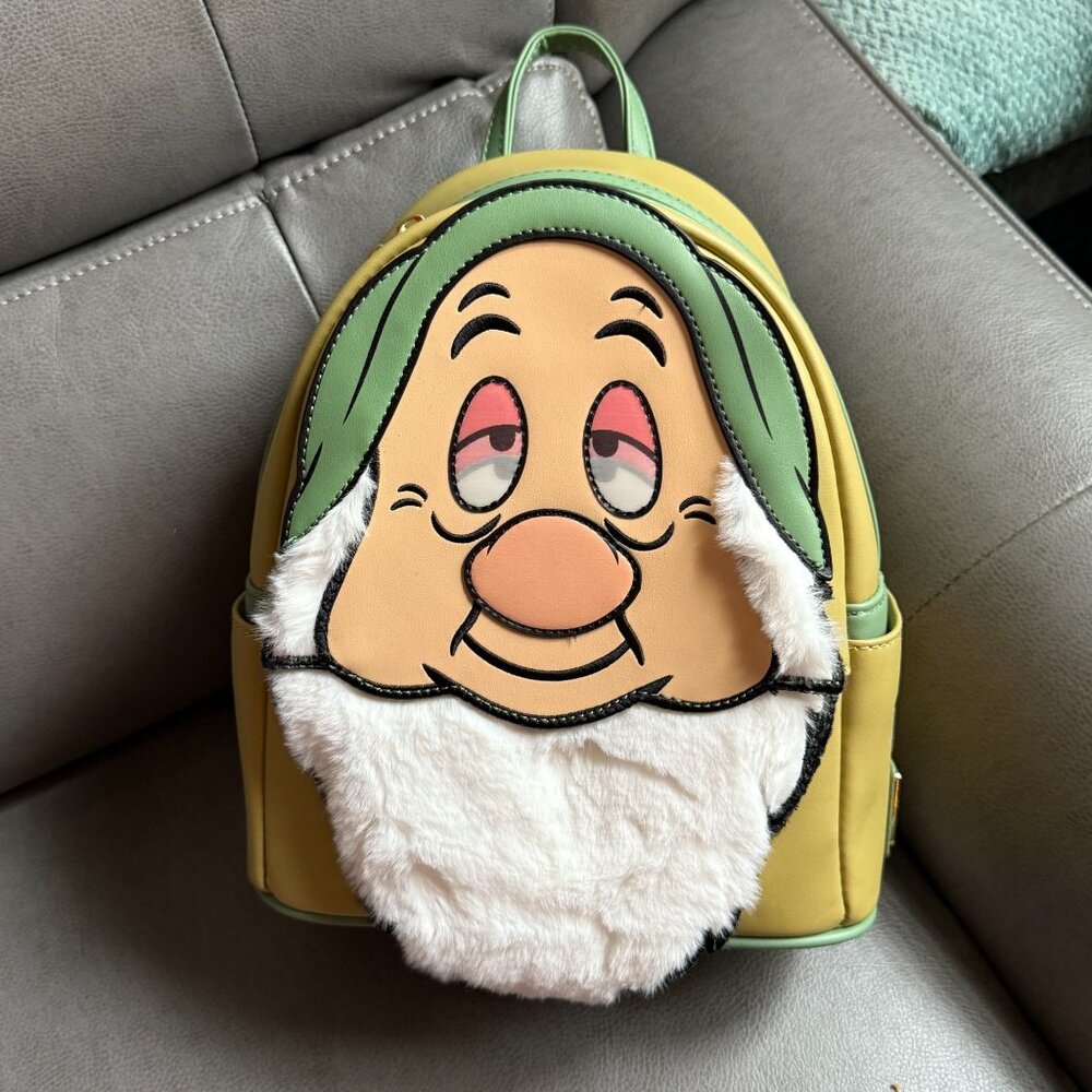 NWOT Sleepy Disney Loungefly Mini Backpack With Faux Fur Beard & Adj Strap